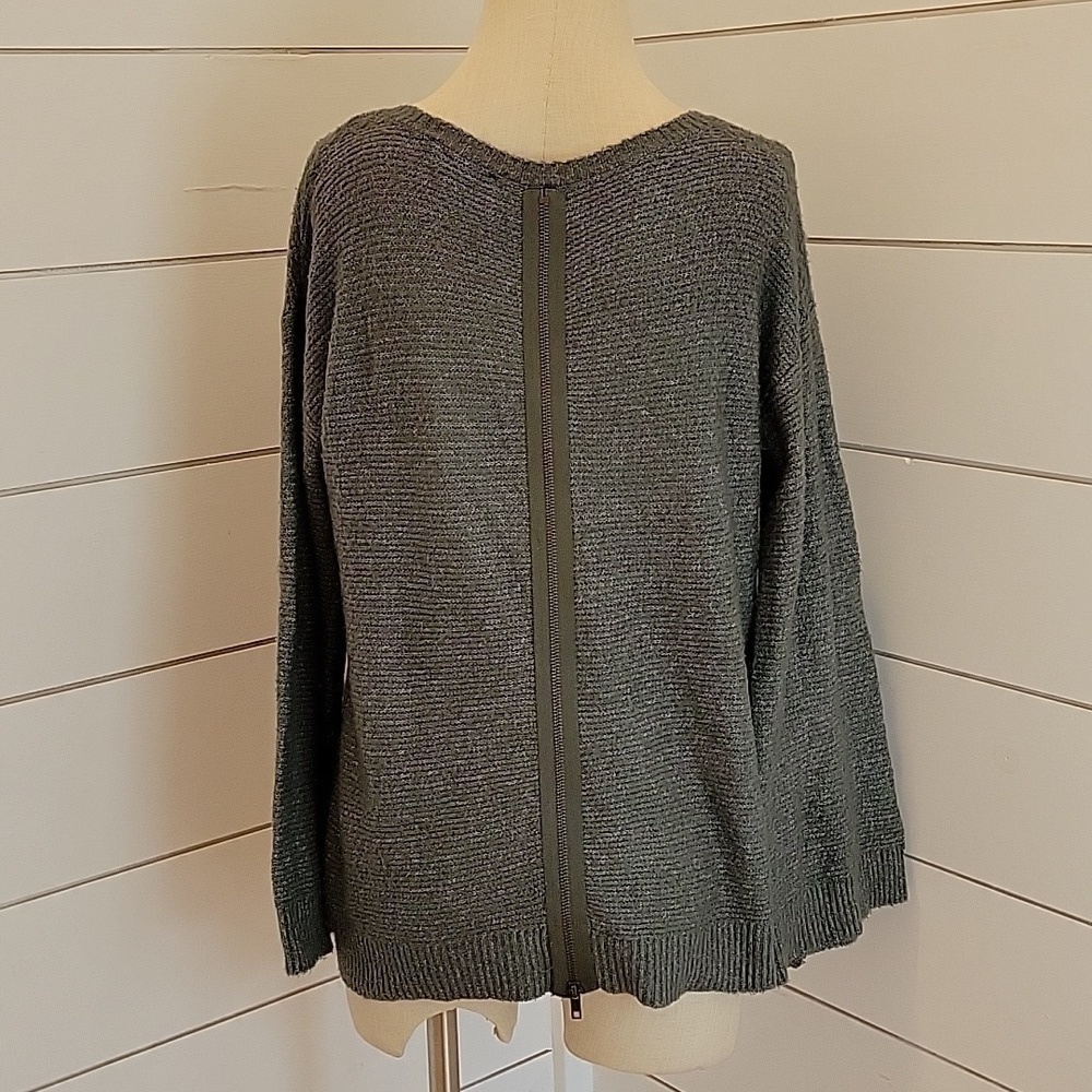 American Eagle Outfitters medium green v neck back zip sweater - Picture 3 of 6